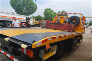 潞西附近拖车电话号码服务